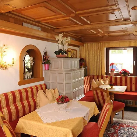 Pension Zangerl * 伊施格尔
